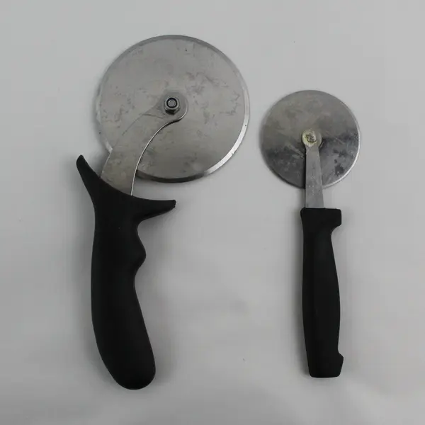 Set of 2 Black Handle Pizza Wheel Cutters 4in & 2.5in