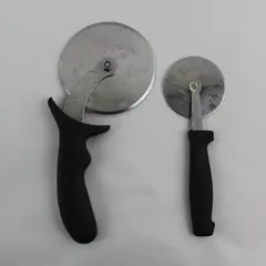 Set of 2 Black Handle Pizza Wheel Cutters 4in & 2.5in