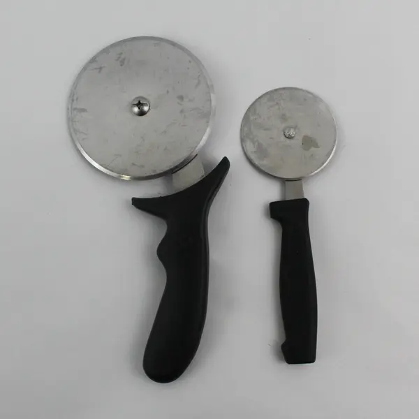 Set of 2 Black Handle Pizza Wheel Cutters 4in & 2.5in