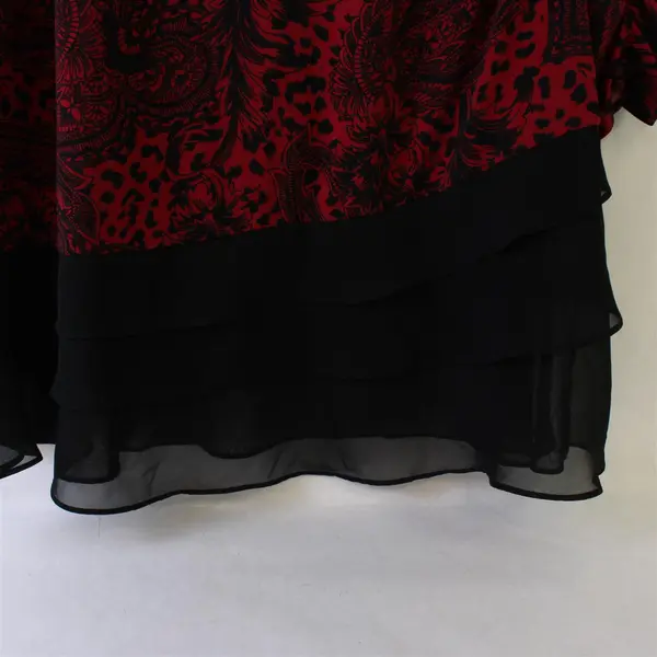 Women's Red Black Paisley Bedazzled 3/4 Sleeve Top Approx L