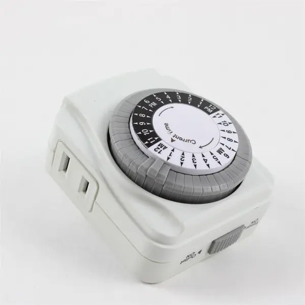 UTTNI2412 Indoor Plug-In Electromechanical Timer Used Untested