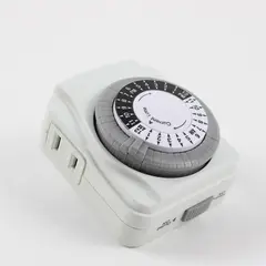 UTTNI2412 Indoor Plug-In Electromechanical Timer Used Untested
