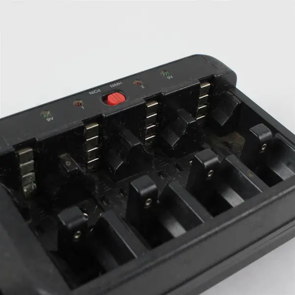 Energizer ACCU Universal Battery Charger AA AAA C D 9V CHM4FC