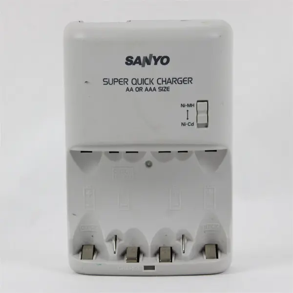 Sanyo NC-MQH01U Super Quick Battery Charger AA AAA Ni-MH Ni-Cd Gray