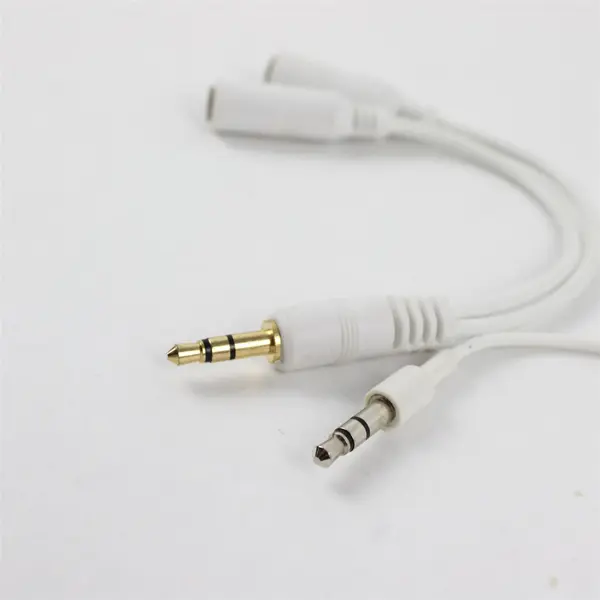 FM Transmitter Style Audio Adapter 2-in-1 Untested As-Is