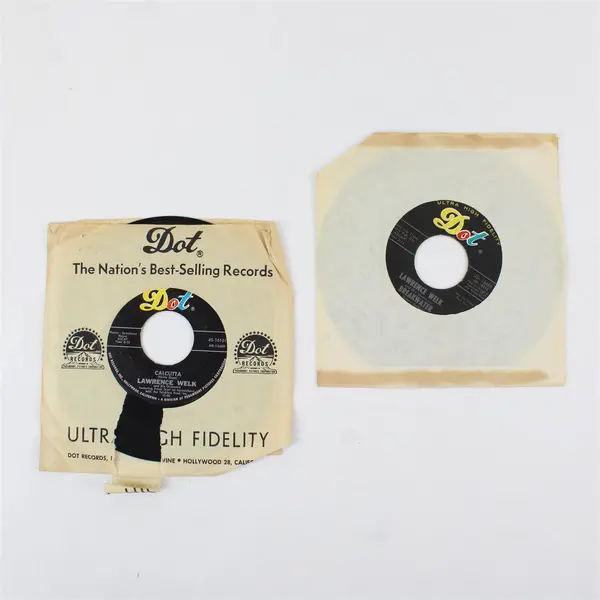 Lot 2 Lawrence Welk 7in 45s Calcutta/My Grandfather's Clock Scarlett/Breakwater