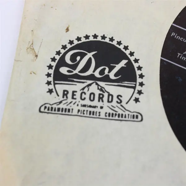 Lot 2 Lawrence Welk 7in 45s Calcutta/My Grandfather's Clock Scarlett/Breakwater