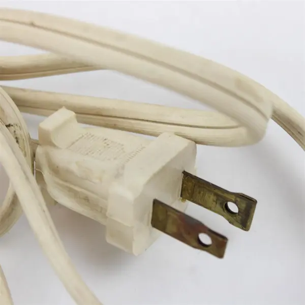 Woods Off White Compact Pre-Owned Extension Cord