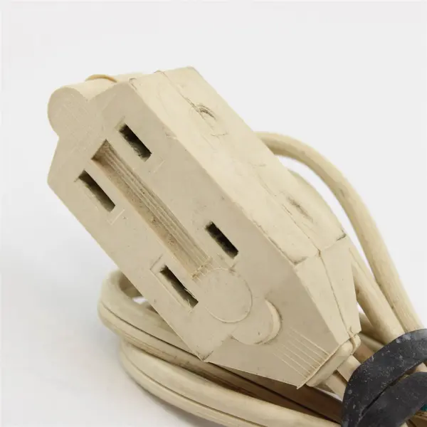 Woods Off White Compact Pre-Owned Extension Cord