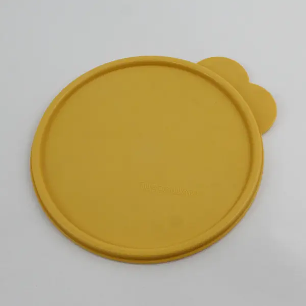 Tupperware 2552A-2 Divided Orange Container with Yellow Lid