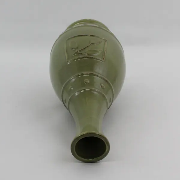 Signature Houseware Sorrento Debby Segura 2001 Olive Green Leaf Vase