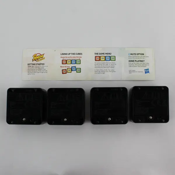 2011 Hasbro Simon Flash Electronic Game Complete Set 4 Cubes Tray Tested Works