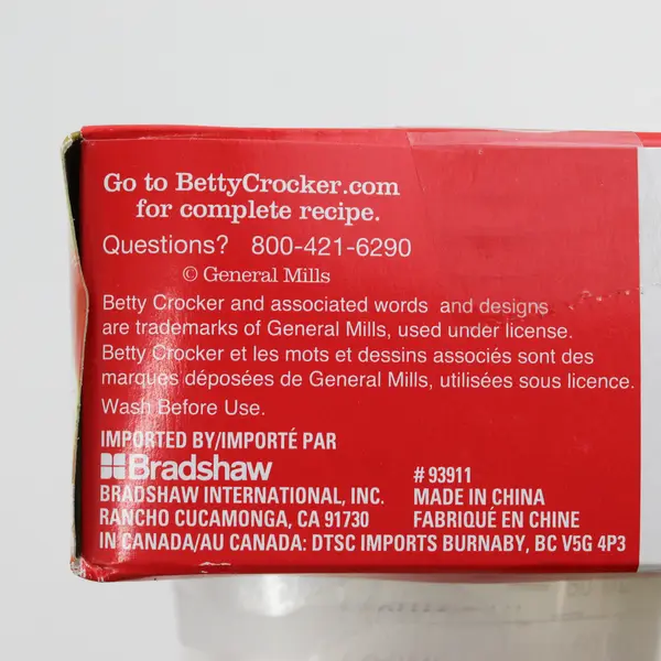 NIB Set of 4 Betty Crocker Easy Seal Food Storage Containers 4 Oz