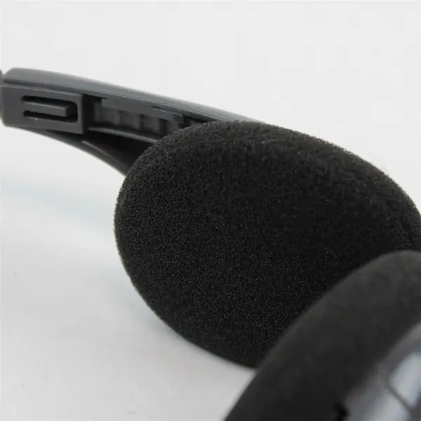 Lightweight Gray Wired On-Ear Headphones Foam Earpads Untested