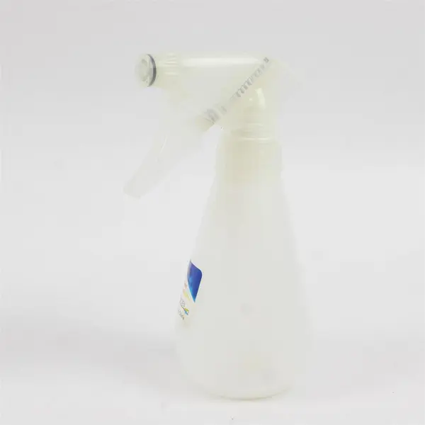 The Bottle Crew Lot of 2 8oz Spray Bottles Amber White Translucent
