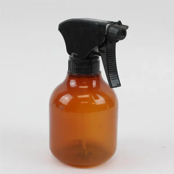 The Bottle Crew Lot of 2 8oz Spray Bottles Amber White Translucent