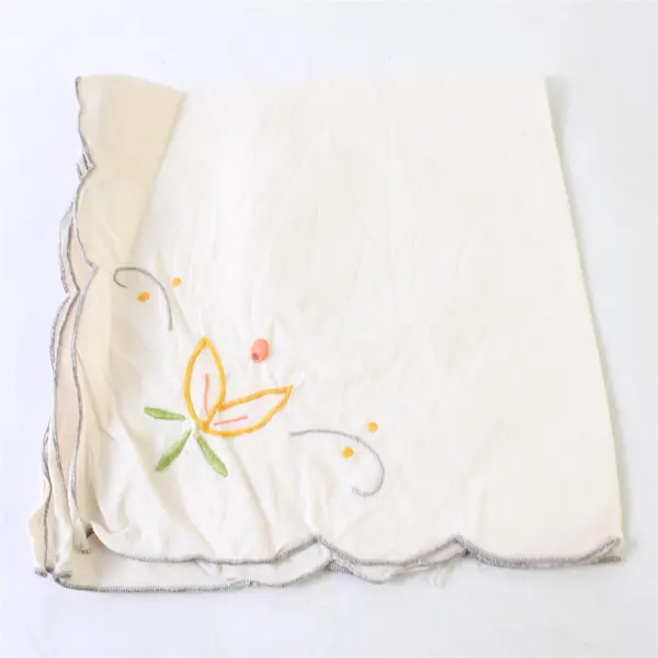 Vintage 13-Piece Off-White Floral Embroidered 80in Round Table Linen Set