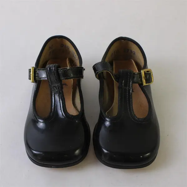 JCPenney Black Patent Leather T-Strap Baby Shoes Size 3C