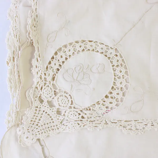 Vintage Floral Embroidered Cutwork Off-White Tablecloth 48" x 65"