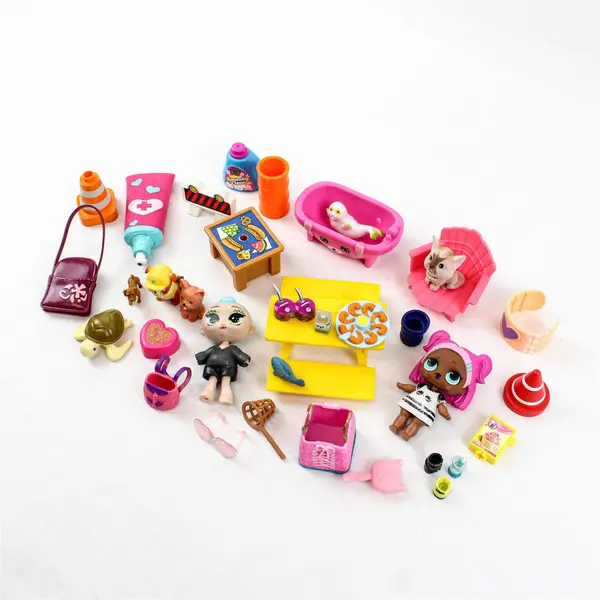 Lot of 32 Loose Mixed Brand Doll House Accessories + 2 LOL Dolls