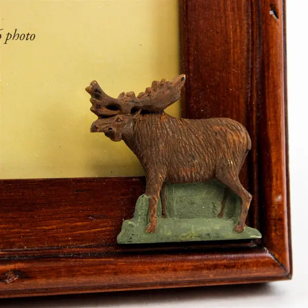FETCO Brown Wooden Moose Tabletop Picture Frame 4x6