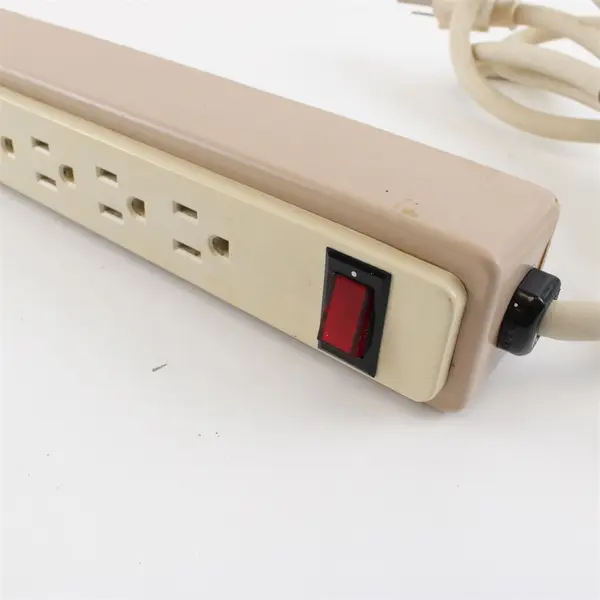 Snapit 8 Outlet Power Strip Home Office Electrical Strip Untested