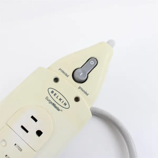 Belkin SurgeMaster F9H710-06 Surge Protector Power Strip