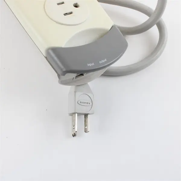 Belkin SurgeMaster F9H710-06 Surge Protector Power Strip