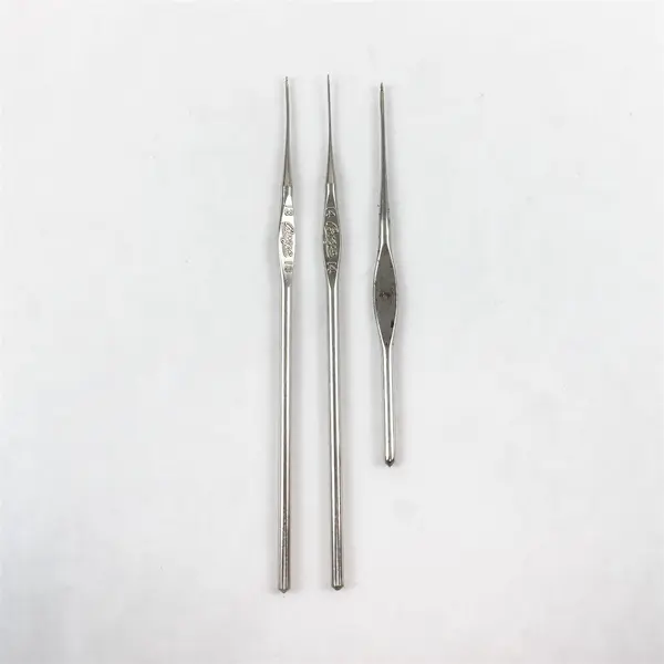Lot of 3 Boye Crochet Hooks Size 13 14 Star 4