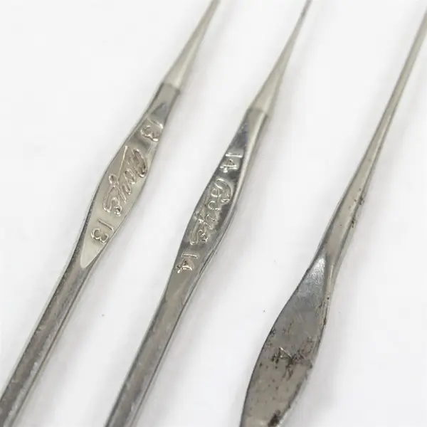 Lot of 3 Boye Crochet Hooks Size 13 14 Star 4