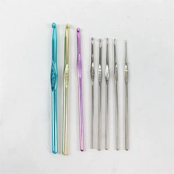 Lot of 8 Crochet Hooks Boye Milward Mixed Brands Used