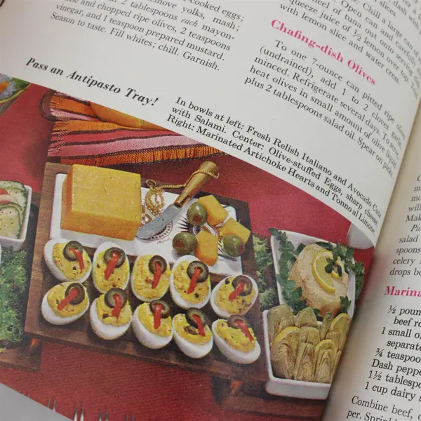 Better Homes and Gardens Snacks and Refreshments 1963 Hardcover Book
