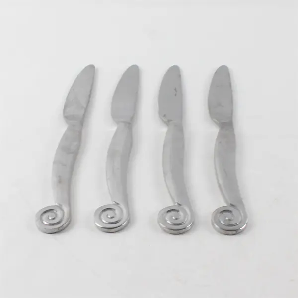 Lot of 4 Gibson Europa Stainless Steel Dinner Knives 8.75 in