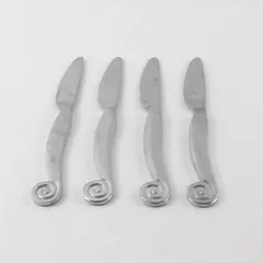 Lot of 4 Gibson Europa Stainless Steel Dinner Knives 8.75 in