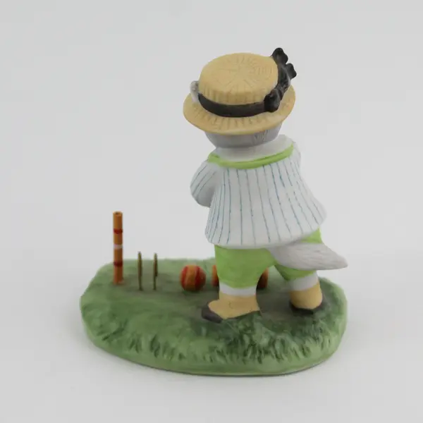 Vintage 1992 Schmid Kitty Cucumber Albert Playing Croquet Figurine