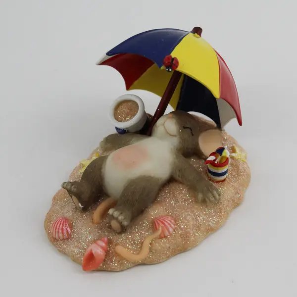 Charming Tails Fitz & Floyd You Sizzle Sunbathing Mouse 83/115 Resin Figurine