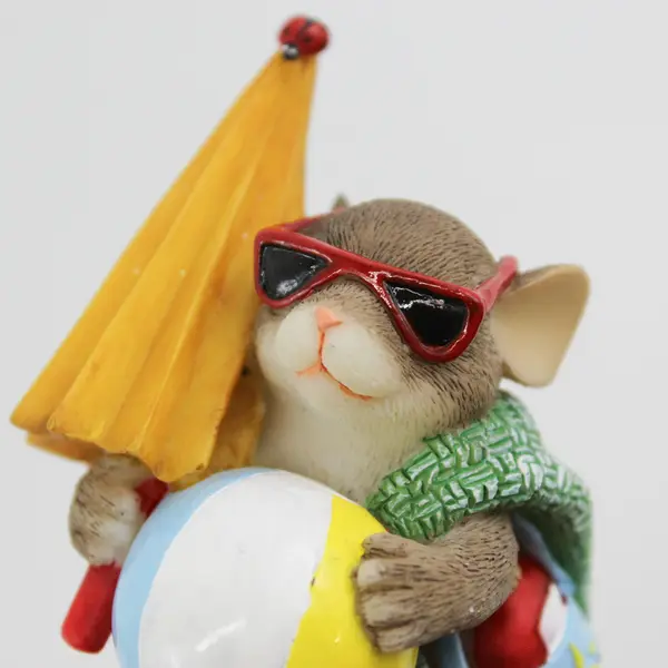 2000 Fitz & Floyd Charming Tails  Headin' For The Beach Resin Figurine 83/107