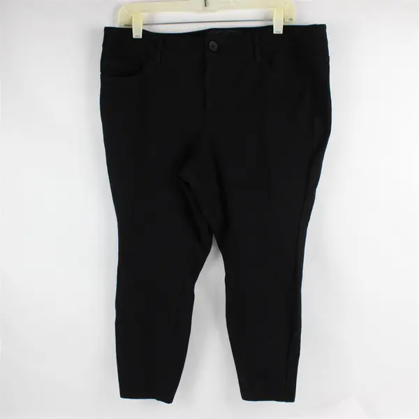 Studio by Torrid Solid Black Capris Women's Size 16XS