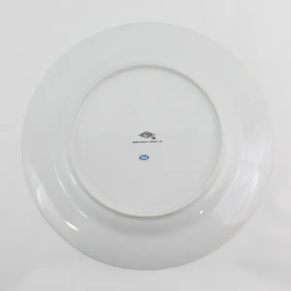 1985 Vintage Artmark  Christmas Tree Design Dinner Plate 10-1/4"
