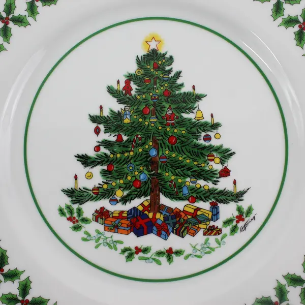 1985 Vintage Artmark  Christmas Tree Design Dinner Plate 10-1/4"