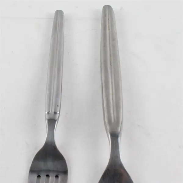 Lot of 4 Stainless Dinner & Salad Forks By International in Pattern INS402