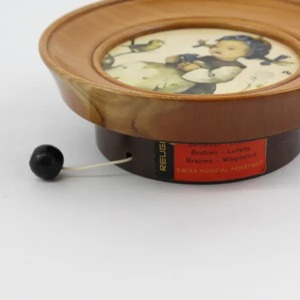 Reuge Hummel The Botanist Girl  Hanging Wall Plaque Music Box Not Working