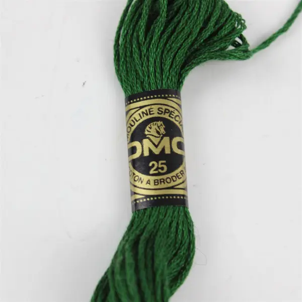 Lot of 10 Vintage Green Embroidery Floss DMC Anchor J&P Coats Skeins
