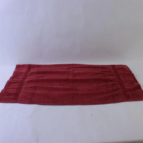 Lot Of 4 Martex Modern Living Matching Solid Red Towels (2 Hand, 2 Washcloths)