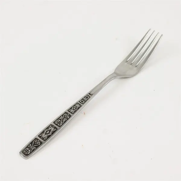 Towle Stainless Steel Medallion Dinner Fork 7.5"