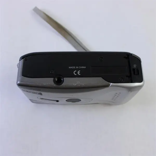 Walgreens Studio 35 Motorized 35mm Point & Shoot Film Camera Flash