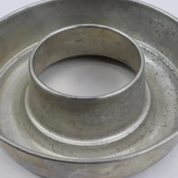 Vintage Aluminum Ring Mold 8.5" for Baking Or Gelatin Desserts