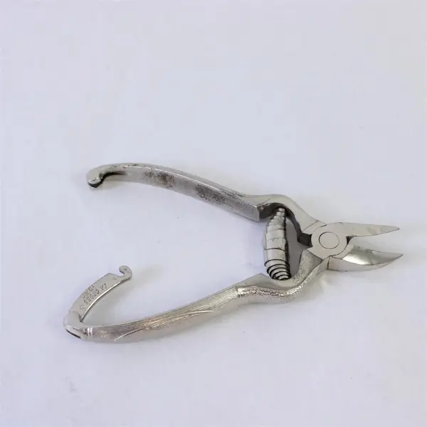 Lot of 5 Metal Grooming Tools 3 Clippers Tweezers 60in Tape Measure