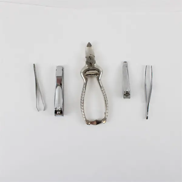 Lot of 5 Manicure Grooming Tools 2 Tweezers 3 Clippers - Mixed Brands