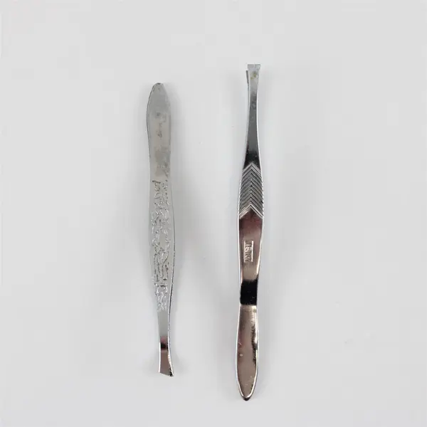 Lot of 5 Manicure Grooming Tools 2 Tweezers 3 Clippers - Mixed Brands